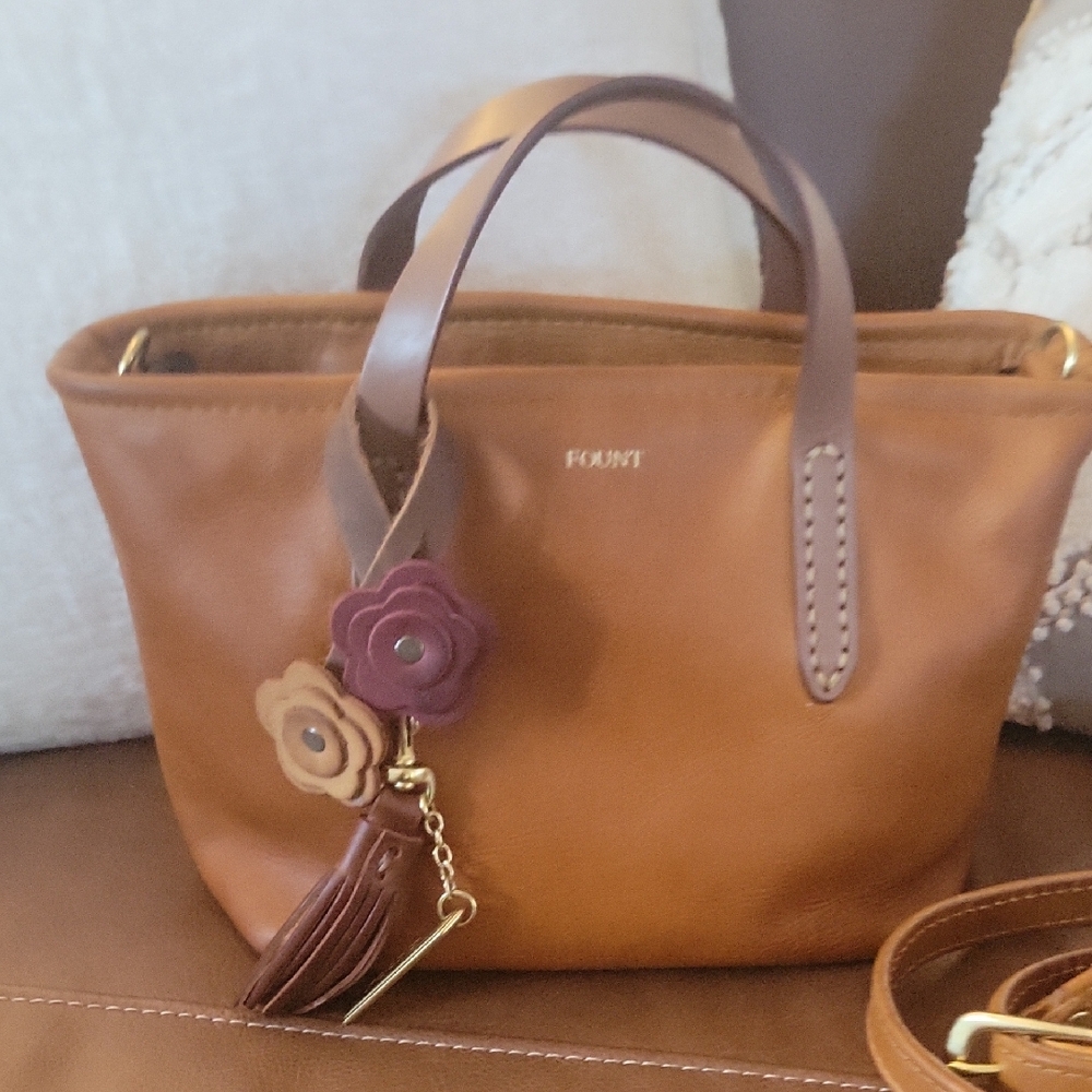 FOUNT Leather Bellfield Crossbody in Retired Goldenrod EUC